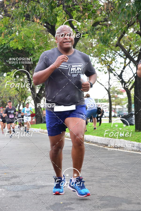 Buy your photos of the eventSantander Track&Field  Run Series - Shopping Vitria on Fotop