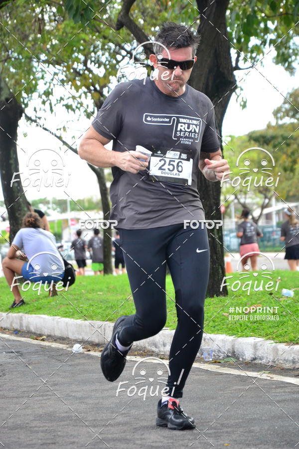 Buy your photos of the eventSantander Track&Field  Run Series - Shopping Vitria on Fotop