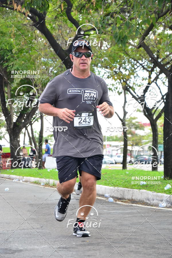 Buy your photos of the eventSantander Track&Field  Run Series - Shopping Vitria on Fotop