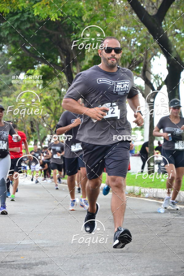 Buy your photos of the eventSantander Track&Field  Run Series - Shopping Vitria on Fotop