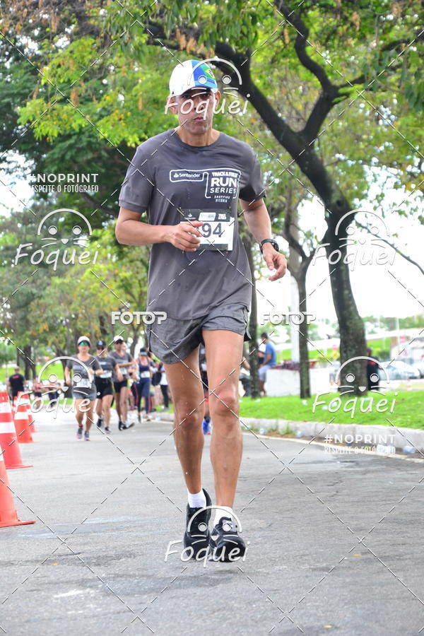 Buy your photos of the eventSantander Track&Field  Run Series - Shopping Vitria on Fotop