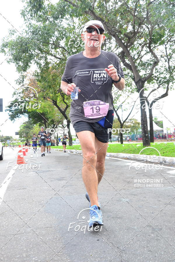 Buy your photos of the eventSantander Track&Field  Run Series - Shopping Vitria on Fotop