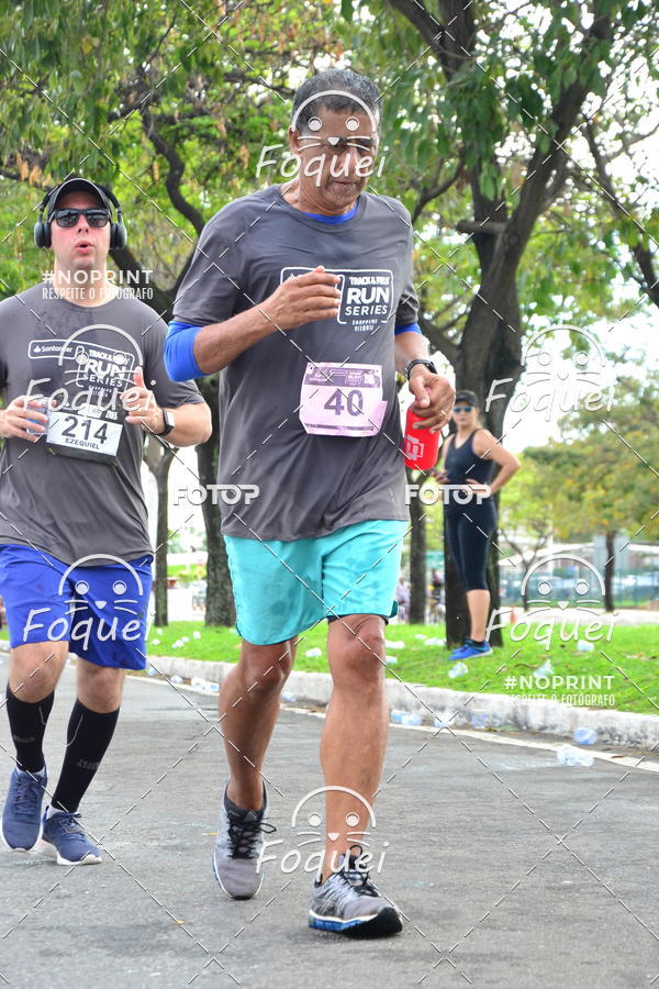 Buy your photos of the eventSantander Track&Field  Run Series - Shopping Vitria on Fotop