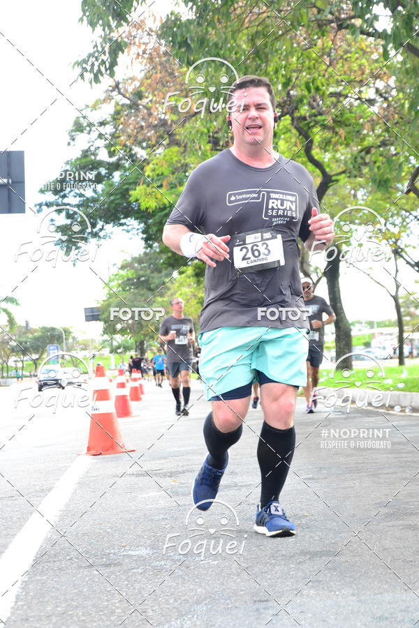 Buy your photos of the eventSantander Track&Field  Run Series - Shopping Vitria on Fotop