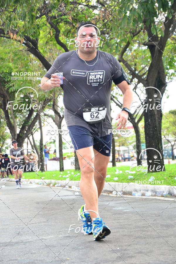 Buy your photos of the eventSantander Track&Field  Run Series - Shopping Vitria on Fotop