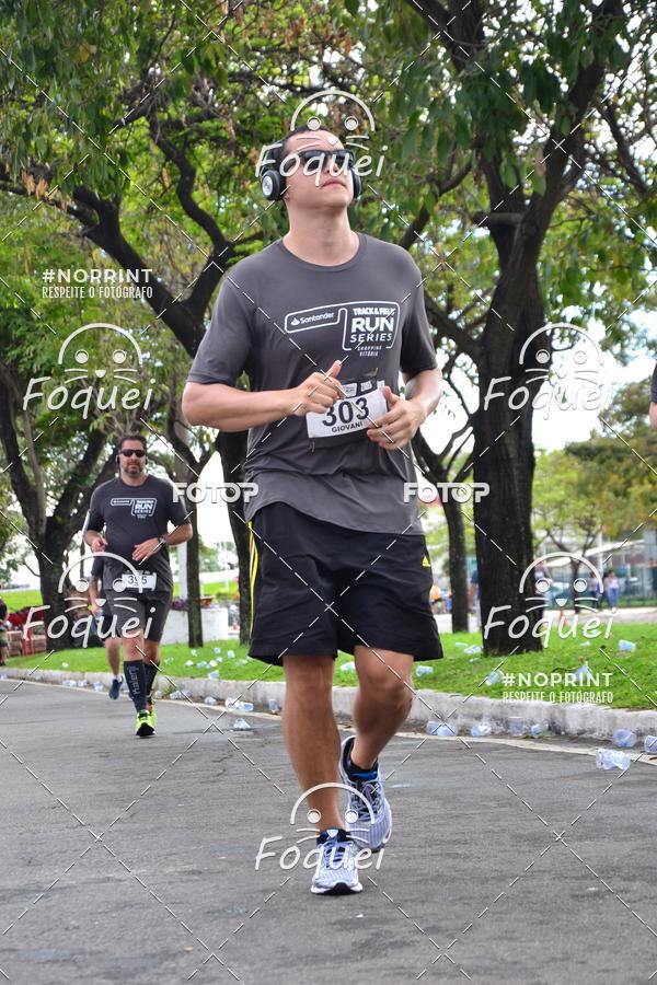 Buy your photos of the eventSantander Track&Field  Run Series - Shopping Vitria on Fotop