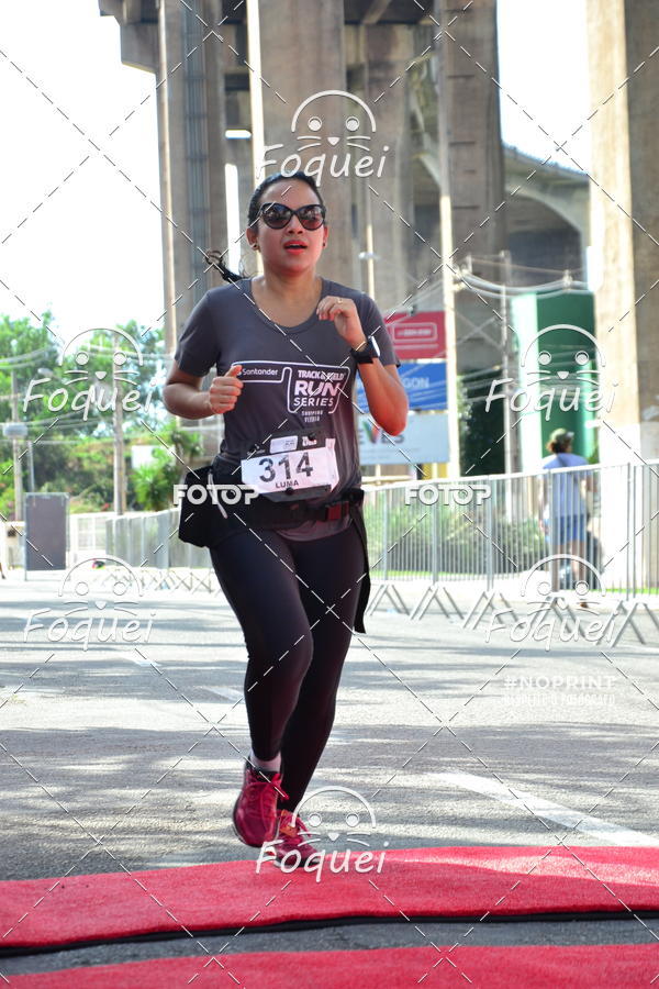 Buy your photos of the eventSantander Track&Field  Run Series - Shopping Vitria on Fotop