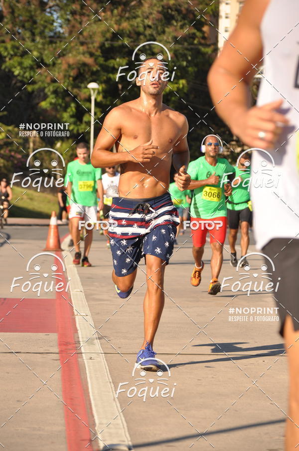 Achetez vos photos de l'vnement6 Corrida Santa Lcia sur Fotop