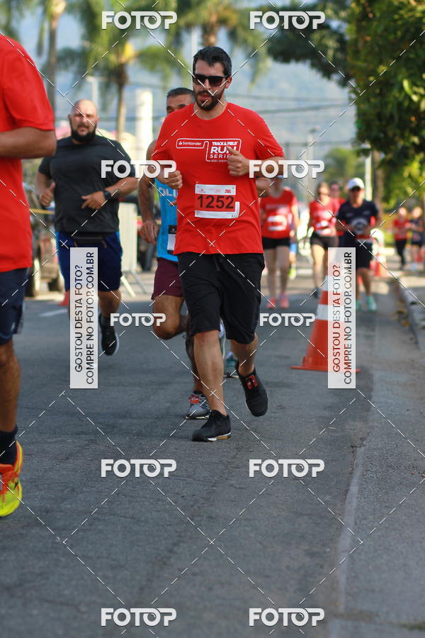Buy your photos of the eventTrack&Field Run Series on Fotop