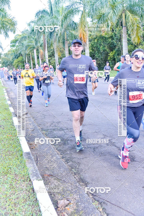 Buy your photos of the eventSantander Track & Field Run Series - Plaza Sul - Jardim Botnico on Fotop