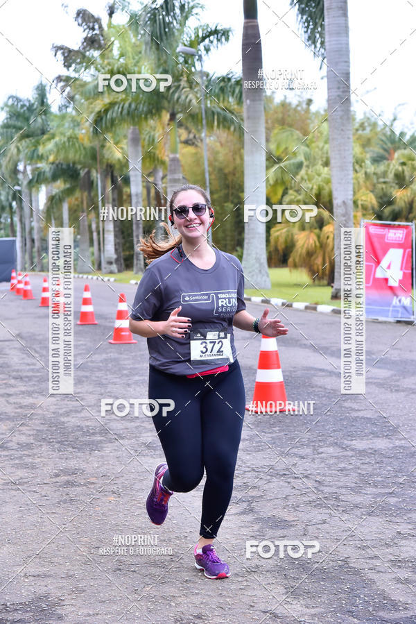 Buy your photos of the eventSantander Track & Field Run Series - Plaza Sul - Jardim Botnico on Fotop