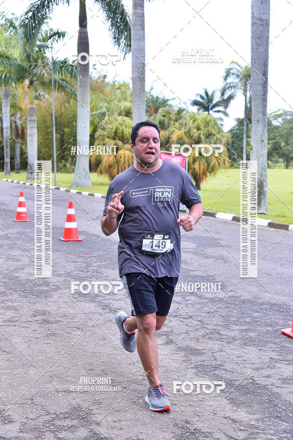 Buy your photos of the eventSantander Track & Field Run Series - Plaza Sul - Jardim Botnico on Fotop