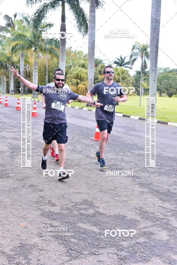 Buy your photos of the eventSantander Track & Field Run Series - Plaza Sul - Jardim Botnico on Fotop