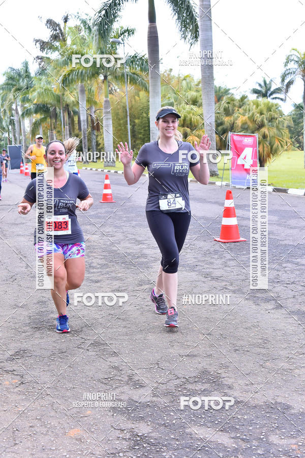 Buy your photos of the eventSantander Track & Field Run Series - Plaza Sul - Jardim Botnico on Fotop