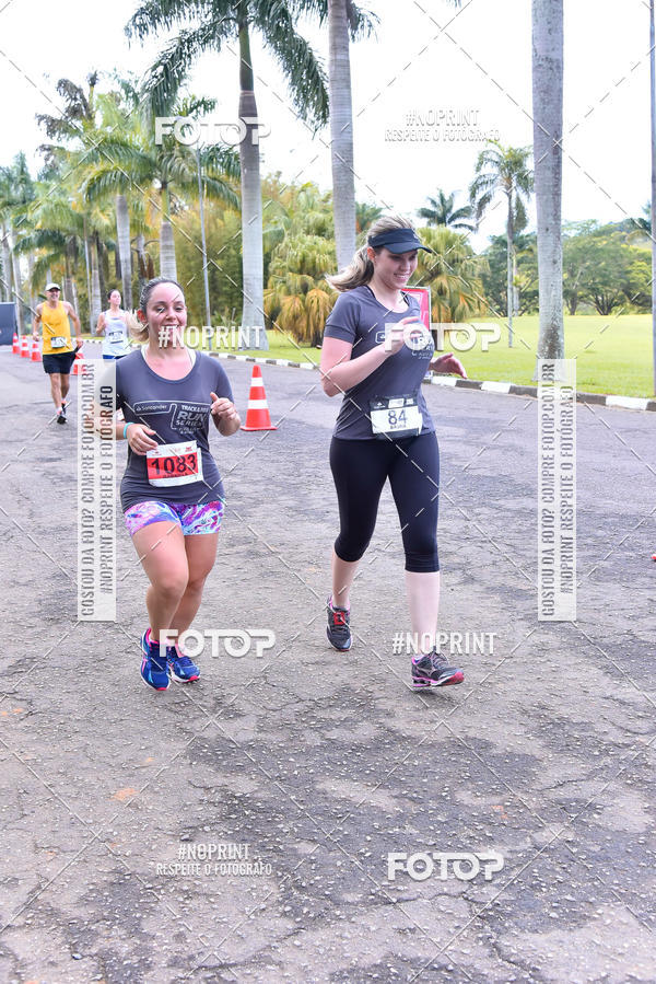 Buy your photos of the eventSantander Track & Field Run Series - Plaza Sul - Jardim Botnico on Fotop