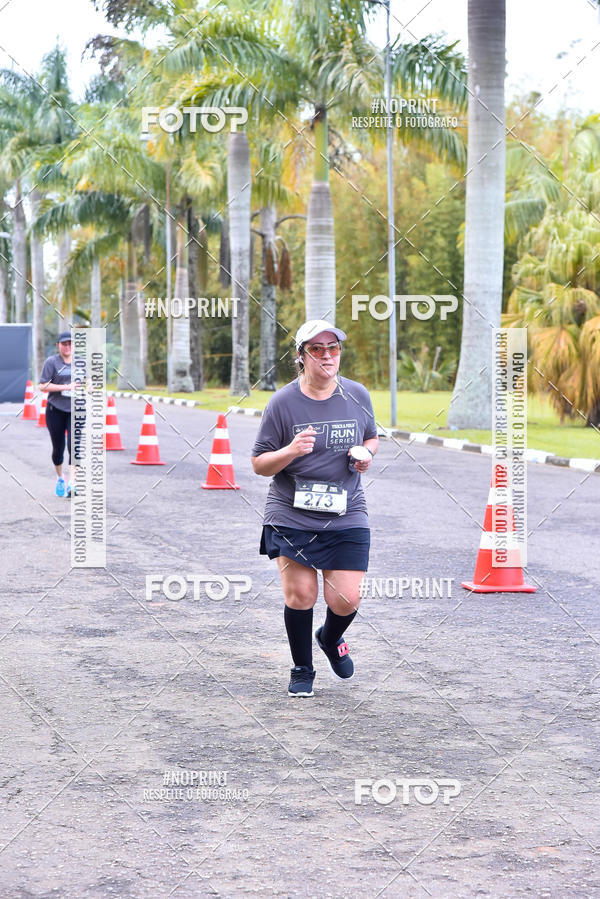 Buy your photos of the eventSantander Track & Field Run Series - Plaza Sul - Jardim Botnico on Fotop