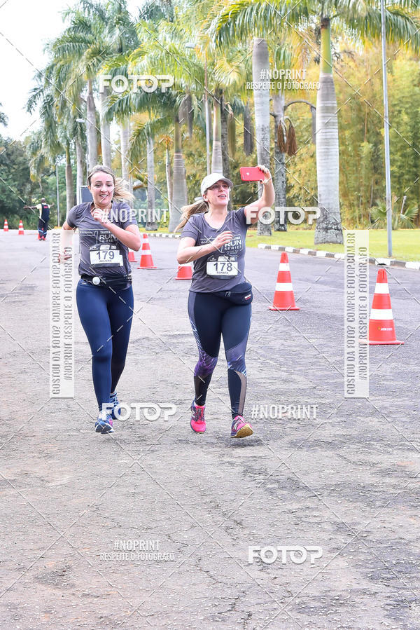 Buy your photos of the eventSantander Track & Field Run Series - Plaza Sul - Jardim Bot�nico on Fotop