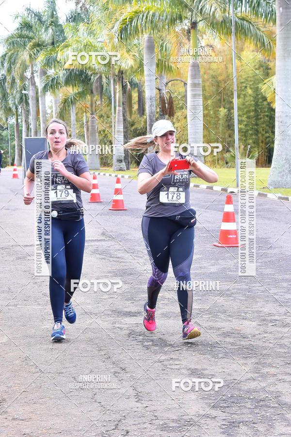 Buy your photos of the eventSantander Track & Field Run Series - Plaza Sul - Jardim Bot�nico on Fotop