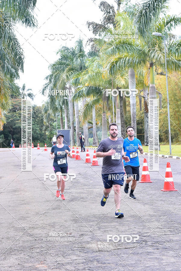 Buy your photos of the eventSantander Track & Field Run Series - Plaza Sul - Jardim Bot�nico on Fotop