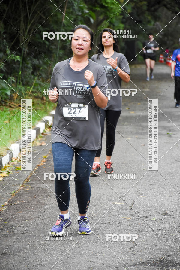 Buy your photos of the eventSantander Track & Field Run Series - Plaza Sul - Jardim Bot�nico on Fotop