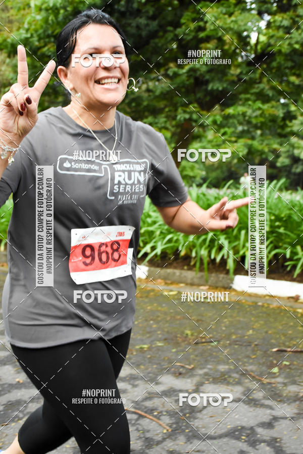Buy your photos of the eventSantander Track & Field Run Series - Plaza Sul - Jardim Botnico on Fotop