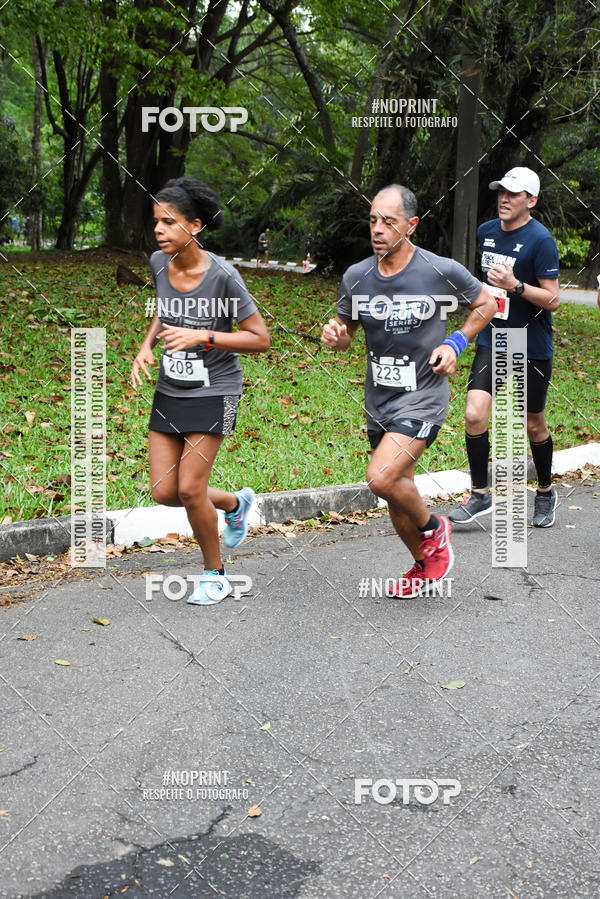 Buy your photos of the eventSantander Track & Field Run Series - Plaza Sul - Jardim Bot�nico on Fotop