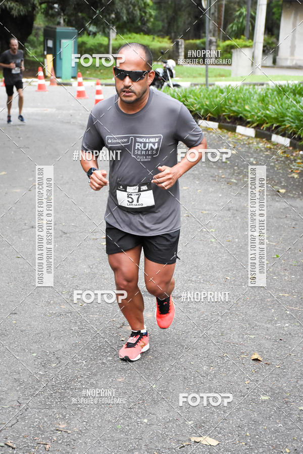 Buy your photos of the eventSantander Track & Field Run Series - Plaza Sul - Jardim Bot�nico on Fotop