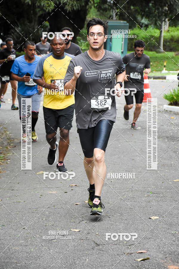 Buy your photos of the eventSantander Track & Field Run Series - Plaza Sul - Jardim Bot�nico on Fotop