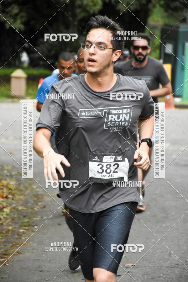 Buy your photos of the eventSantander Track & Field Run Series - Plaza Sul - Jardim Bot�nico on Fotop