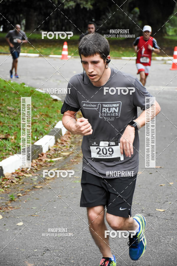 Buy your photos of the eventSantander Track & Field Run Series - Plaza Sul - Jardim Bot�nico on Fotop