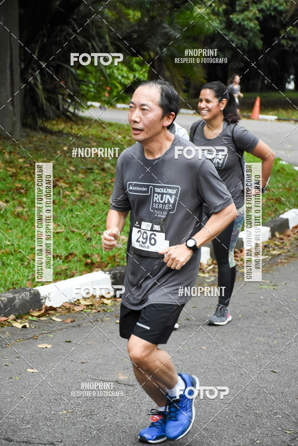 Buy your photos of the eventSantander Track & Field Run Series - Plaza Sul - Jardim Bot�nico on Fotop
