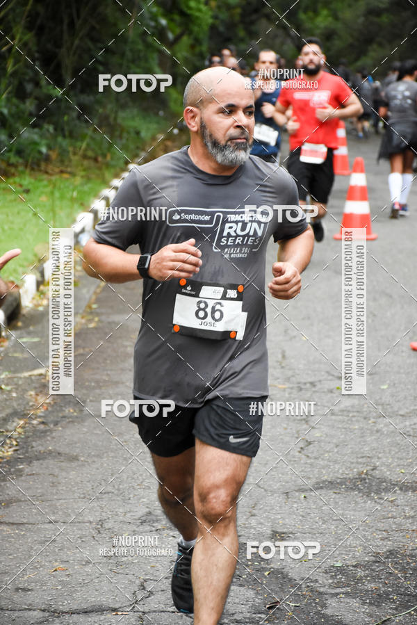 Buy your photos of the eventSantander Track & Field Run Series - Plaza Sul - Jardim Bot�nico on Fotop