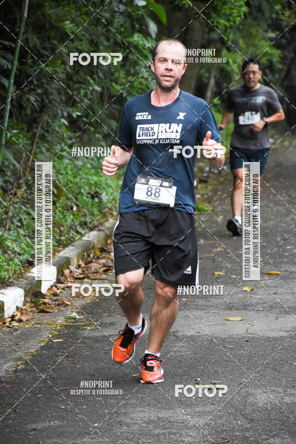 Buy your photos of the eventSantander Track & Field Run Series - Plaza Sul - Jardim Bot�nico on Fotop