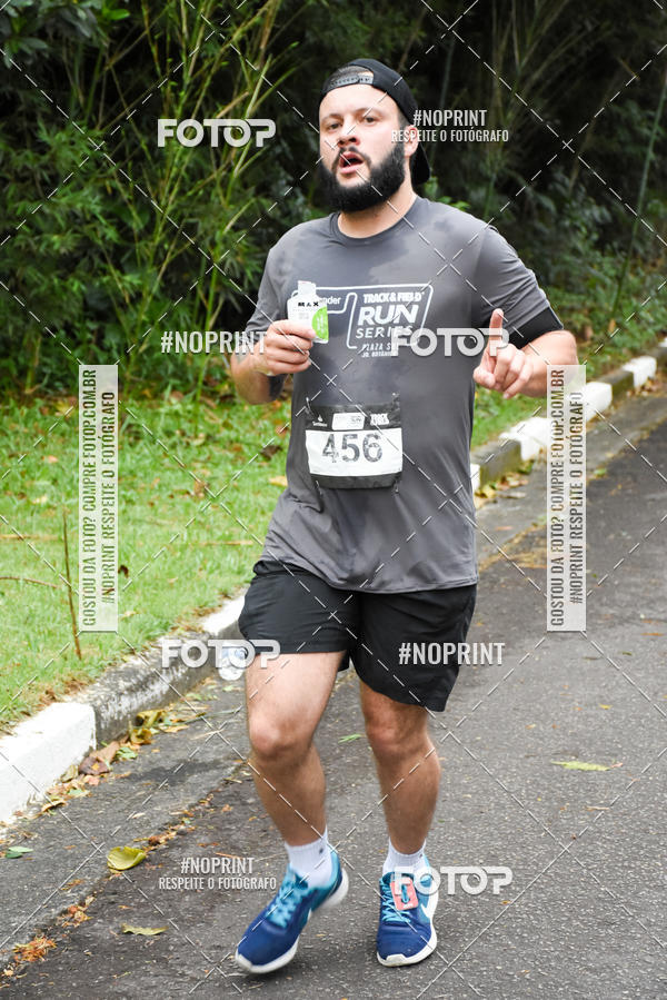 Buy your photos of the eventSantander Track & Field Run Series - Plaza Sul - Jardim Bot�nico on Fotop
