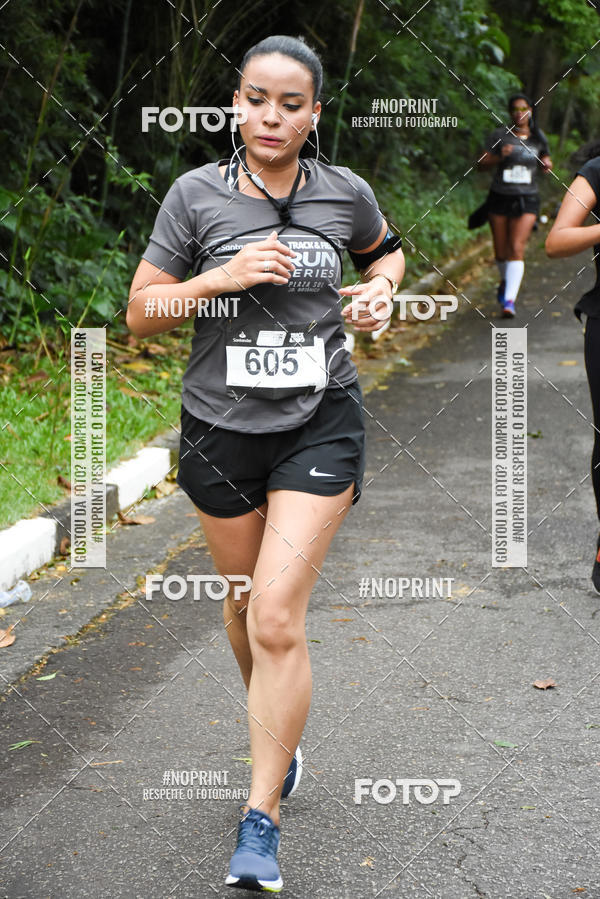 Buy your photos of the eventSantander Track & Field Run Series - Plaza Sul - Jardim Bot�nico on Fotop