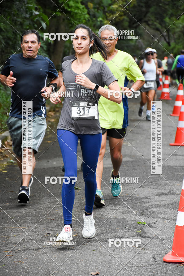 Buy your photos of the eventSantander Track & Field Run Series - Plaza Sul - Jardim Bot�nico on Fotop