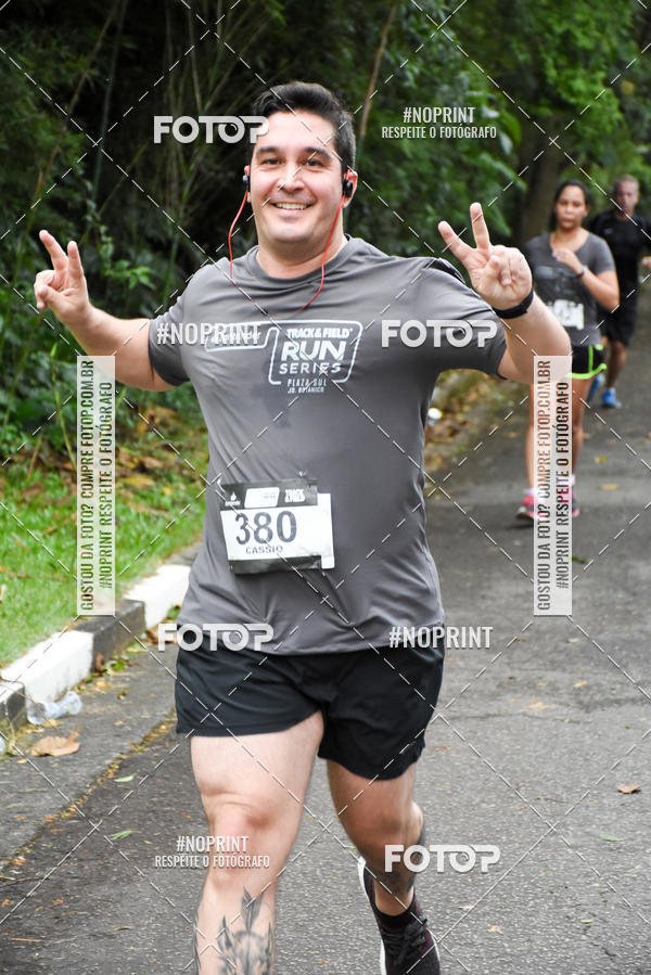 Buy your photos of the eventSantander Track & Field Run Series - Plaza Sul - Jardim Bot�nico on Fotop