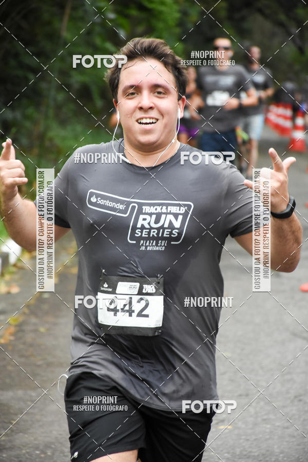 Buy your photos of the eventSantander Track & Field Run Series - Plaza Sul - Jardim Bot�nico on Fotop