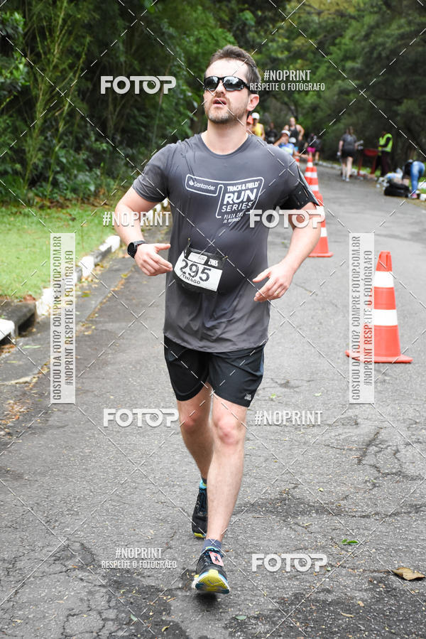 Buy your photos of the eventSantander Track & Field Run Series - Plaza Sul - Jardim Botnico on Fotop