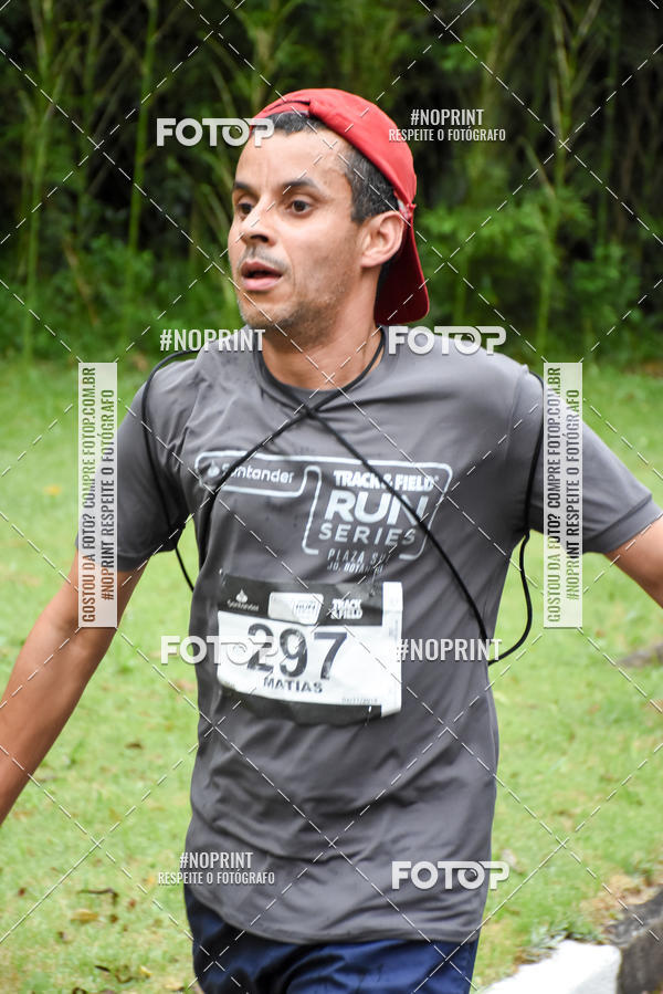 Buy your photos of the eventSantander Track & Field Run Series - Plaza Sul - Jardim Botnico on Fotop