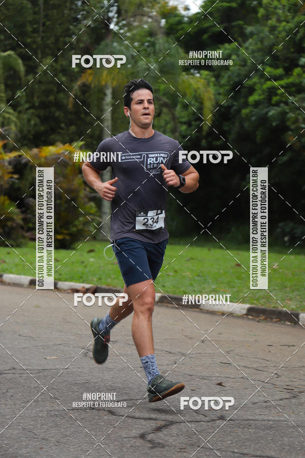 Buy your photos of the eventSantander Track & Field Run Series - Plaza Sul - Jardim Bot�nico on Fotop