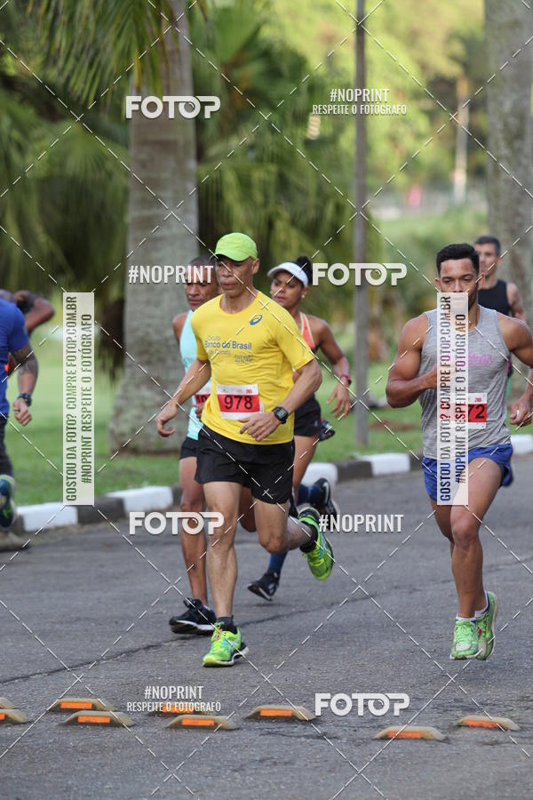 Buy your photos of the eventSantander Track & Field Run Series - Plaza Sul - Jardim Bot�nico on Fotop