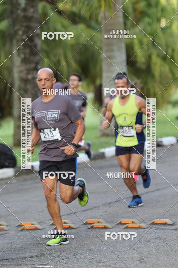 Buy your photos of the eventSantander Track & Field Run Series - Plaza Sul - Jardim Bot�nico on Fotop