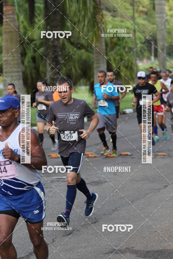 Buy your photos of the eventSantander Track & Field Run Series - Plaza Sul - Jardim Bot�nico on Fotop