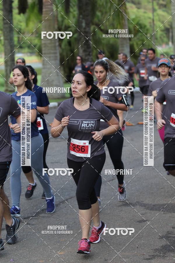 Buy your photos of the eventSantander Track & Field Run Series - Plaza Sul - Jardim Bot�nico on Fotop
