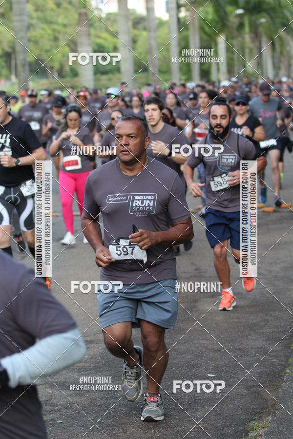 Buy your photos of the eventSantander Track & Field Run Series - Plaza Sul - Jardim Botnico on Fotop