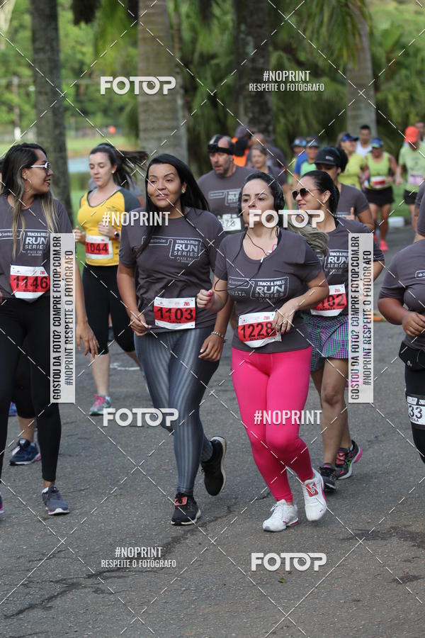 Buy your photos of the eventSantander Track & Field Run Series - Plaza Sul - Jardim Botnico on Fotop