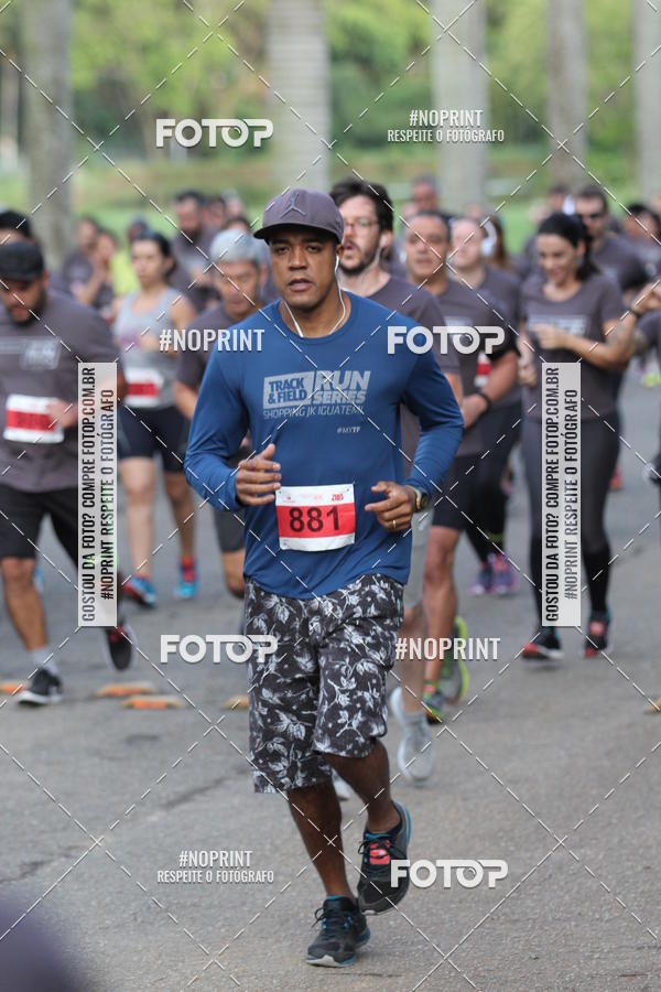 Buy your photos of the eventSantander Track & Field Run Series - Plaza Sul - Jardim Botnico on Fotop