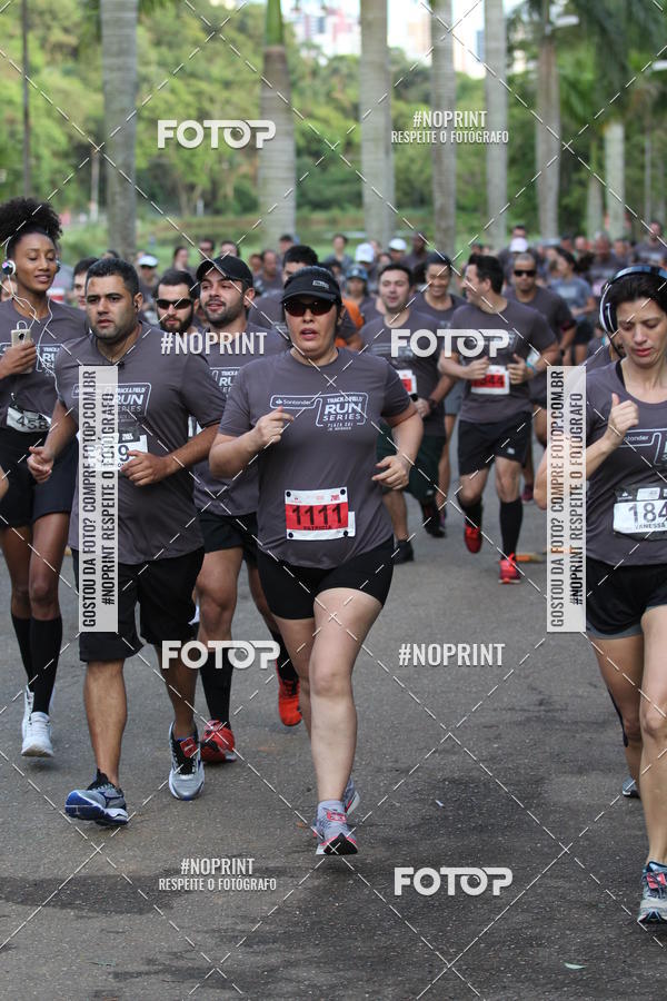 Buy your photos of the eventSantander Track & Field Run Series - Plaza Sul - Jardim Botnico on Fotop