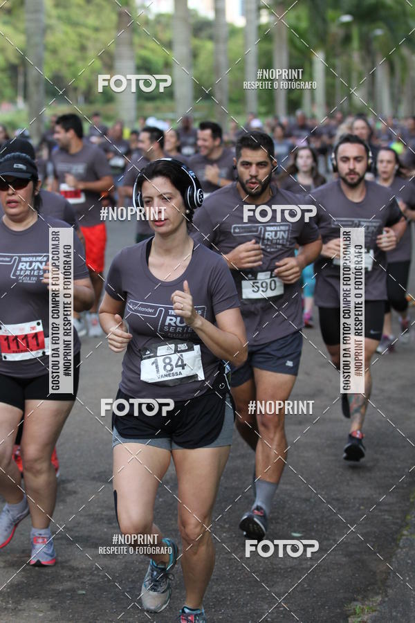 Buy your photos of the eventSantander Track & Field Run Series - Plaza Sul - Jardim Botnico on Fotop
